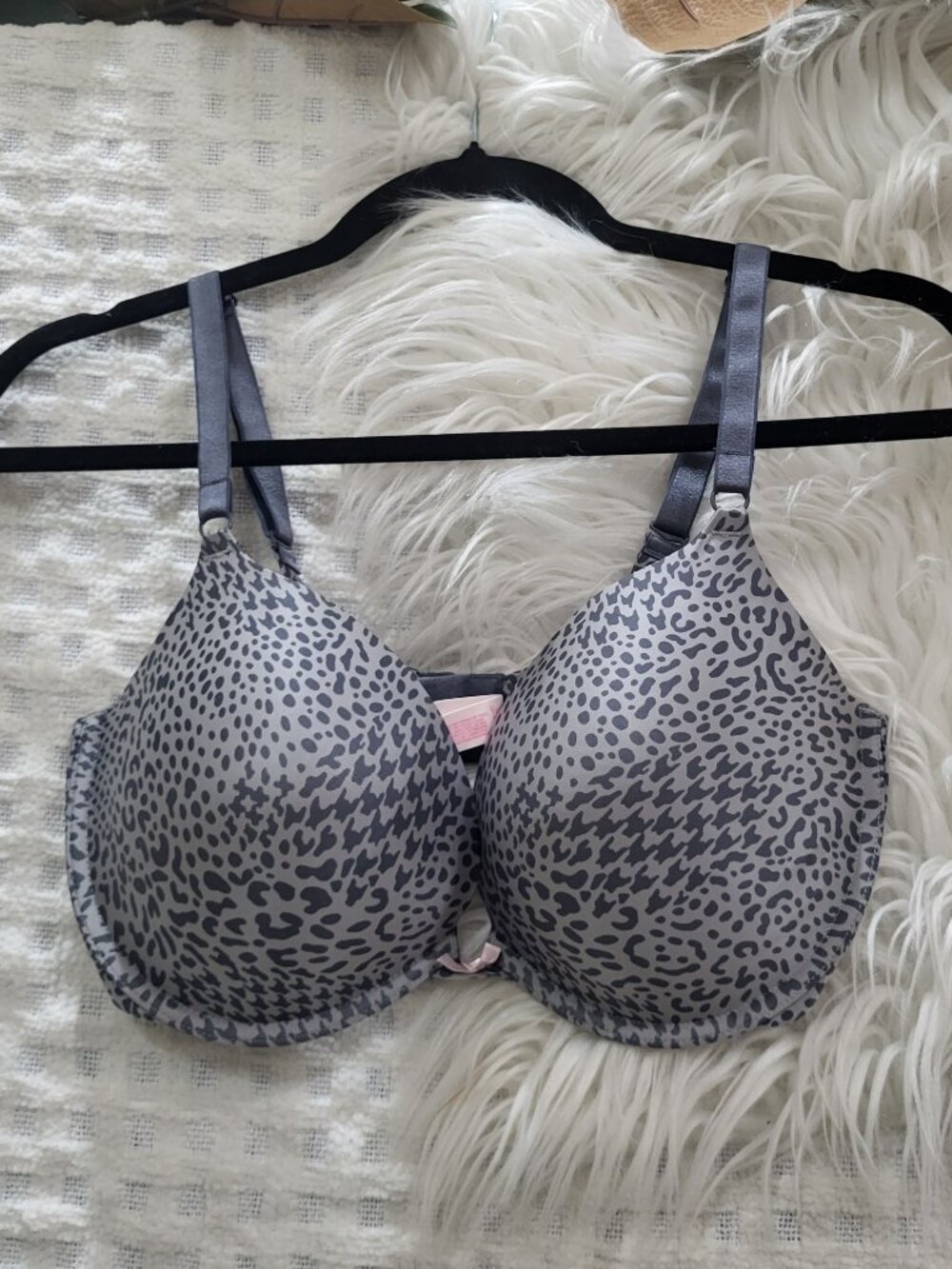 Victoria's secret Demi Cheetah Print Underwire Bra With Bow adjust straps 36 DD